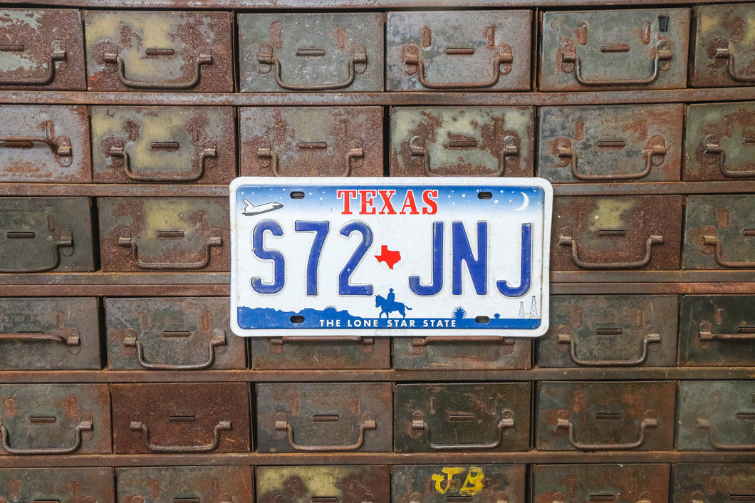 Texas 2001 License Plate Vintage TX Wall Decor S72-JNJ - Eagle's Eye Finds