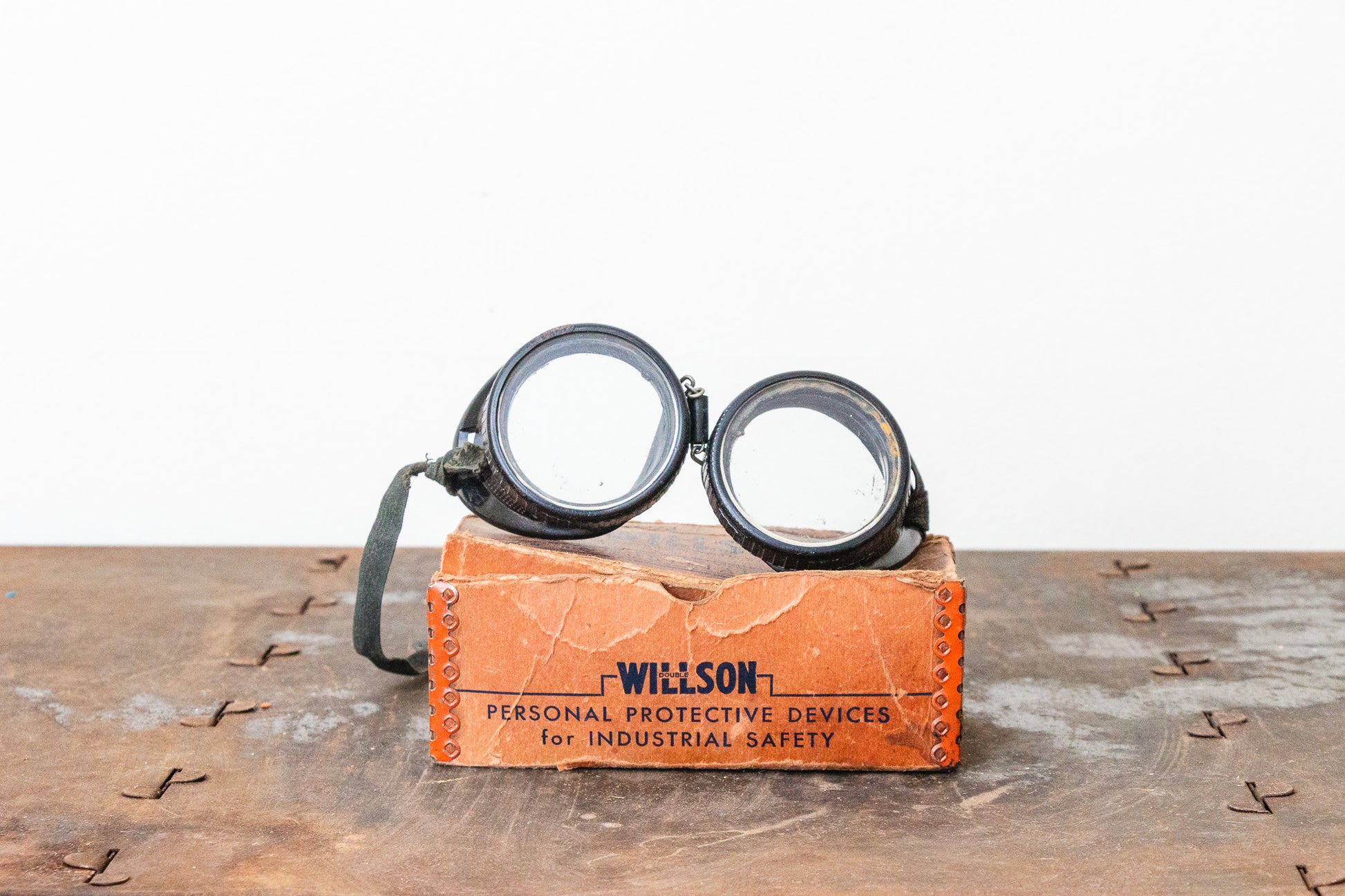 industrial goggles Willson Safety Goggles Vintage Steampunk Industrial Decor with Origina – Eagle's Eye Finds