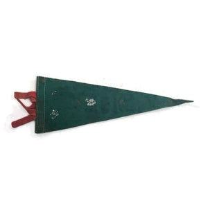 Quebec Canada Green Felt Pennant Wall Hanging Decor - Eagle's Eye Finds