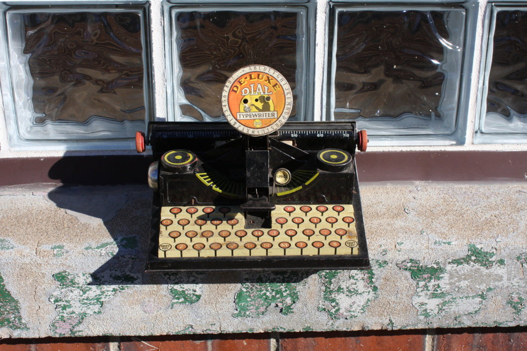 Delux Dial Typewriter Toy MARX Tin Toy - Eagle's Eye Finds