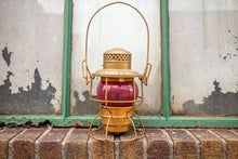 Load image into Gallery viewer, NYCS New York Central System Adlake Lantern Vintage Kerosene Lamp - Eagle&#39;s Eye Finds
