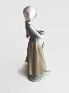 Lladro Girl With Duck #1052 Vintage Decor Figurine - Eagle's Eye Finds