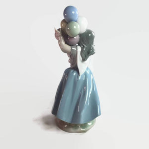 Lladro Balloon Seller No. 5141 Vintage Retired Figurine - Eagle's Eye Finds