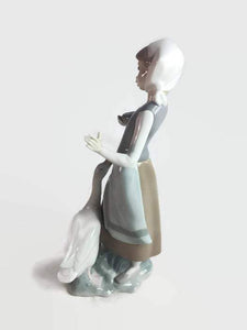 Lladro Girl With Duck #1052 Vintage Decor Figurine - Eagle's Eye Finds