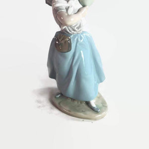 Lladro Balloon Seller No. 5141 Vintage Retired Figurine - Eagle's Eye Finds