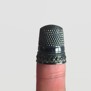 Diamond Patterned Sterling Silver Thimble Vintage Sewing Collectable - Eagle's Eye Finds