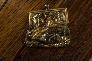 Gold Mesh Clutch Purse Vintage Art Deco Handbag - Eagle's Eye Finds