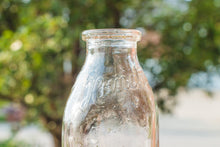 Load image into Gallery viewer, Hunding Dairy Chicago Vintage Embossed Glass Quart Milk Bottle - Eagle&#39;s Eye Finds
