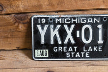 Load image into Gallery viewer, Michigan 1979 Great Lake State License Plate Vintage Wall Hanging Decor - Eagle&#39;s Eye Finds
