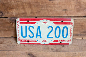 USA 200 1976 Illinois Bicentennial Collector License Plate Vintage Wall Hanging Decor - Eagle's Eye Finds