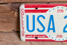 Load image into Gallery viewer, USA 200 1976 Illinois Bicentennial Collector License Plate Vintage Wall Hanging Decor - Eagle&#39;s Eye Finds
