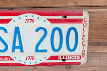 Load image into Gallery viewer, USA 200 1976 Illinois Bicentennial Collector License Plate Vintage Wall Hanging Decor - Eagle&#39;s Eye Finds
