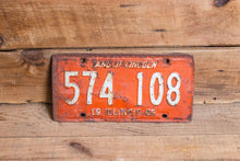 Load image into Gallery viewer, Illinois 1962 Land of Lincoln License Plate Vintage Wall Hanging Decor - Eagle&#39;s Eye Finds
