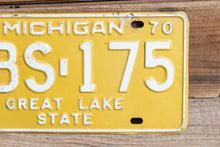 Load image into Gallery viewer, Michigan 1970 Great Lake State License Plate Vintage Wall Hanging Decor - Eagle&#39;s Eye Finds
