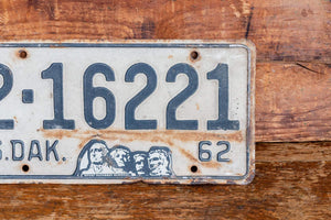 South Dakota 1962 License Plate Vintage Mount Rushmore Wall Hanging Decor - Eagle's Eye Finds