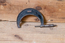 Load image into Gallery viewer, LS Starrett Mircometer No. 226 Vintage Tool - Eagle&#39;s Eye Finds

