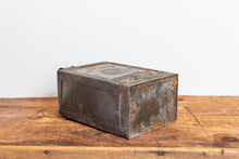 Load image into Gallery viewer, Cres-Lite Bronzing Liquid Can Vintage Gas and Oil Collectible - Eagle&#39;s Eye Finds
