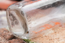 Load image into Gallery viewer, Kainz Dairy Vintage Glass Pint Milk Bottle From Chicago IL - Eagle&#39;s Eye Finds
