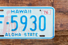 Load image into Gallery viewer, Hawaii 1976 Diamond Head License Plate Vintage Wall Hanging Decor - Eagle&#39;s Eye Finds
