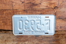 Load image into Gallery viewer, Hawaii 1976 Diamond Head License Plate Vintage Wall Hanging Decor - Eagle&#39;s Eye Finds
