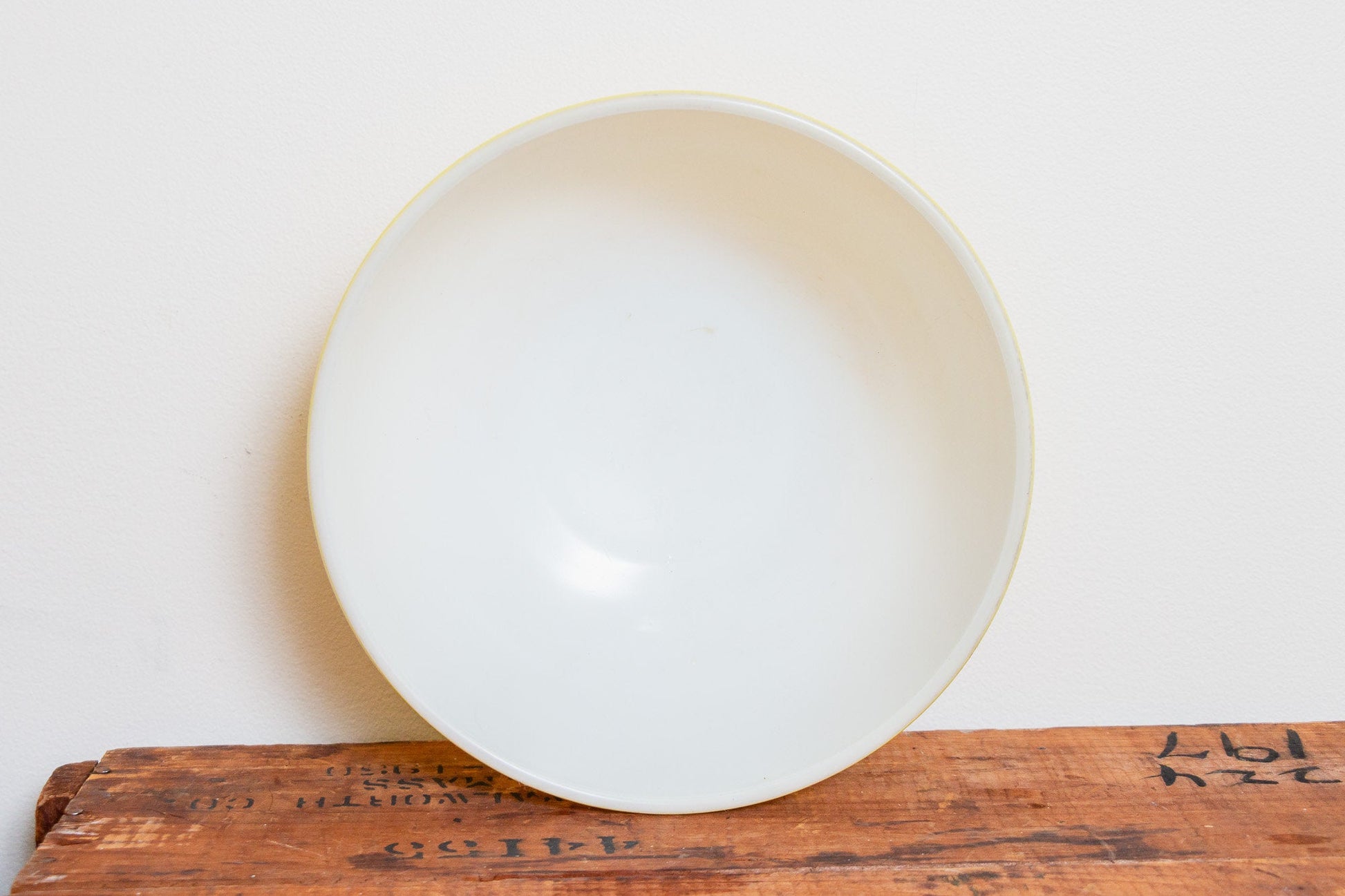 Yellow Pyrex 404 Nesting Bowl Vintage 4 Quart Kitchenware Ovenware - Eagle's Eye Finds