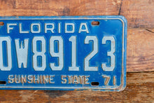 Load image into Gallery viewer, Florida 1971 W License Plate Sunshine State Vintage Wall Hanging Decor - Eagle&#39;s Eye Finds
