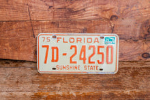 Load image into Gallery viewer, Florida 1976 License Plate Sunshine State Vintage Wall Hanging Decor - Eagle&#39;s Eye Finds
