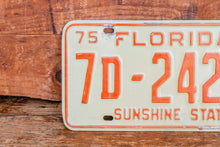 Load image into Gallery viewer, Florida 1976 License Plate Sunshine State Vintage Wall Hanging Decor - Eagle&#39;s Eye Finds
