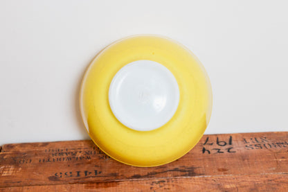 Yellow Pyrex 404 Nesting Bowl Vintage 4 Quart Kitchenware Ovenware - Eagle's Eye Finds