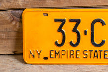 Load image into Gallery viewer, New York 1962 License Plate with Matching DAV Keychain 33-C Vintage Wall Decor - Eagle&#39;s Eye Finds
