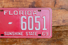 Load image into Gallery viewer, Florida 1969 License Plate Sunshine State Vintage Wall Hanging Decor - Eagle&#39;s Eye Finds
