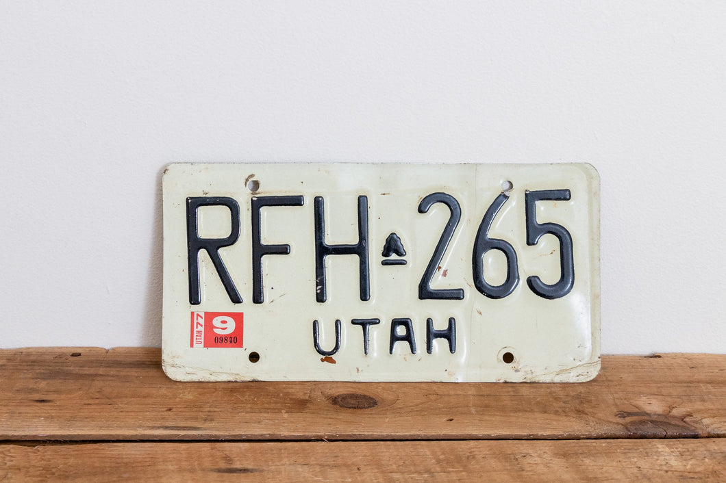 Utah 1977 License Plate Vintage Wall Hanging Decor - Eagle's Eye Finds