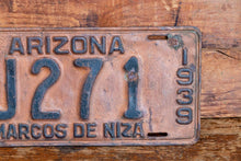 Load image into Gallery viewer, Arizona 1939 Marcos De Nira License Plate Vintage Wall Hanging Decor - Eagle&#39;s Eye Finds
