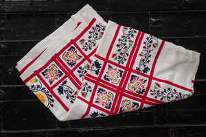 1950's Cotton Tablecloth, Vintage Red White Blue Floral Print, Cottage Kitchen Decor, Rectangle  50 x 52 in - Eagle's Eye Finds
