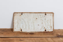Load image into Gallery viewer, Utah 1960 License Plate Vintage Rusty Wall Hanging Decor - Eagle&#39;s Eye Finds
