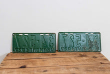 Load image into Gallery viewer, Vermont 1927 License Plate Pair Vintage Wall Hanging Decor - Eagle&#39;s Eye Finds
