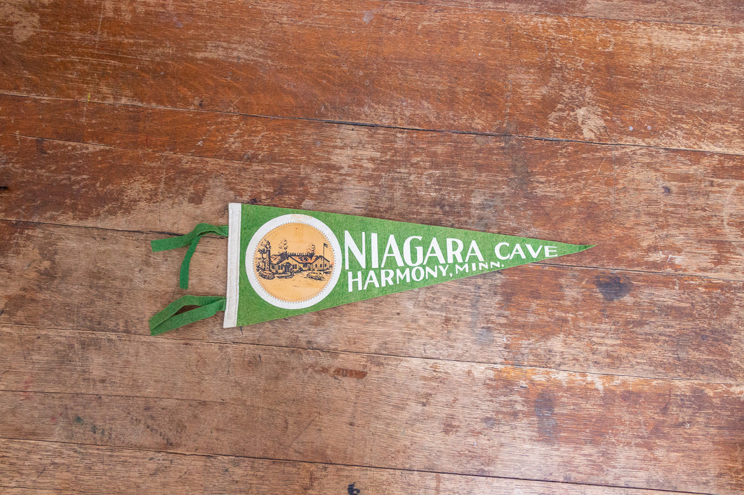 Niagara Cave Minnesota Felt Pennant Vintage Green Wall Decor - Eagle's Eye Finds