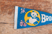 Load image into Gallery viewer, Bronx Zoo New York Felt Pennant Vintage Blue Panda Animal Decor - Eagle&#39;s Eye Finds
