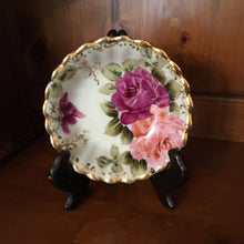 Load image into Gallery viewer, Rose and Gold Bowl Vintage Set of 5 Ceramic Scalloped Gilt Edged Bowl - Eagle&#39;s Eye Finds
