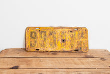 Load image into Gallery viewer, Iowa 1915 License Plate Vintage Yellow Rustic Wall Hanging Decor - Eagle&#39;s Eye Finds
