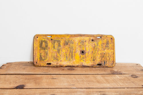 Iowa 1915 License Plate Vintage Yellow Rustic Wall Hanging Decor - Eagle's Eye Finds
