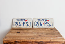Load image into Gallery viewer, Texas 1998 License Plate Pair Vintage Wall Hanging Decor - Eagle&#39;s Eye Finds
