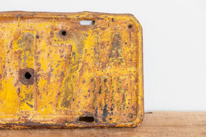 Iowa 1915 License Plate Vintage Yellow Rustic Wall Hanging Decor - Eagle's Eye Finds