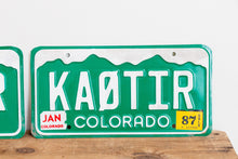 Load image into Gallery viewer, Colorado 1987 Amateur Radio License Plate Pair Vintage HAM Radio Wall Hanging Decor - Eagle&#39;s Eye Finds
