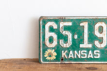 Load image into Gallery viewer, Kansas 1942 Sunflowers License Plate Green Vintage Wall Hanging Decor - Eagle&#39;s Eye Finds
