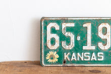 Load image into Gallery viewer, Kansas 1942 Sunflowers License Plate Green Vintage Wall Hanging Decor - Eagle&#39;s Eye Finds
