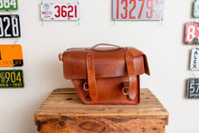 Load image into Gallery viewer, Leather Bike Bag Vintage NOS Bicycle Rear Rack Honey Bourbon Genuine Leather - Eagle&#39;s Eye Finds
