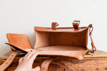 Load image into Gallery viewer, Leather Bike Bag Vintage NOS Bicycle Rear Rack Honey Bourbon Genuine Leather - Eagle&#39;s Eye Finds
