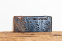 Load image into Gallery viewer, Missouri 1939 License Plate Vintage Wall Hanging Decor - Eagle&#39;s Eye Finds

