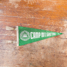 Load image into Gallery viewer, Gretna Glen Camp PA Green Felt Pennant Vintage Pennsylvania Wall Decor - Eagle&#39;s Eye Finds
